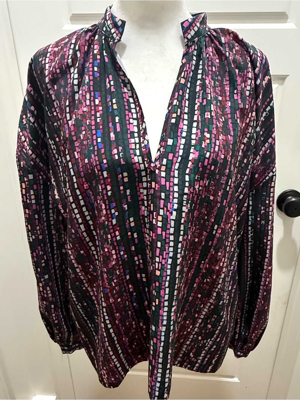 Marie Oliver. Split Neck Balloon Sleeve Blouse. Green Multi Mosaic. Medium.